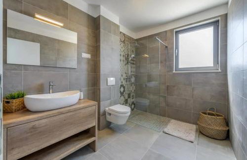 Villa Marvela - Family 4 Bedroom - Photo 17