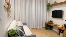 Novíssimo! Charmoso e a 3 minutos a pé da praia - Foto 3