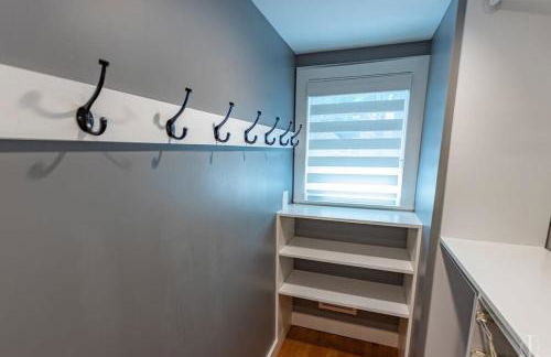 Beautiful Home 30 Feet from the Sand at Spofford Lake! - Foto 30