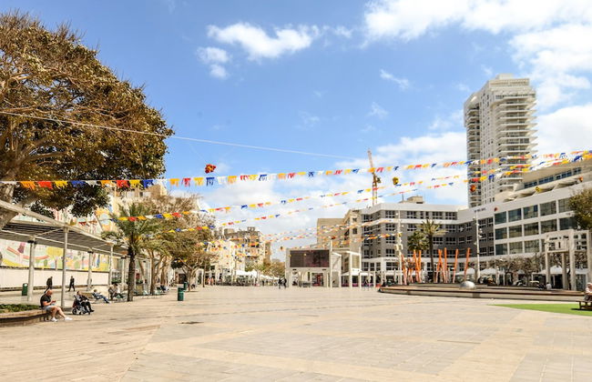 Seaside Escape with Private Patio by Sea N Rent - Foto 44