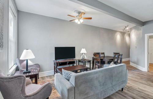 Beautiful Rehabbed Unit in Shaw Community - 4226b - Photo 4