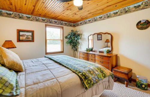 Pet-Friendly Vienna Cabin with Screened-In Porch! - Photo 15