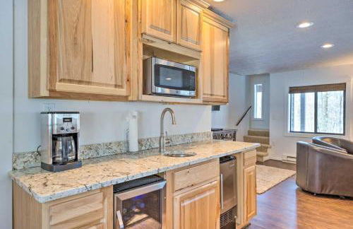 Bright Wintergreen Resort Home Deck and Grill! - Foto 25