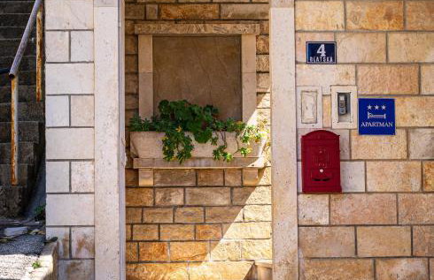 Villa Astra - Photo 1