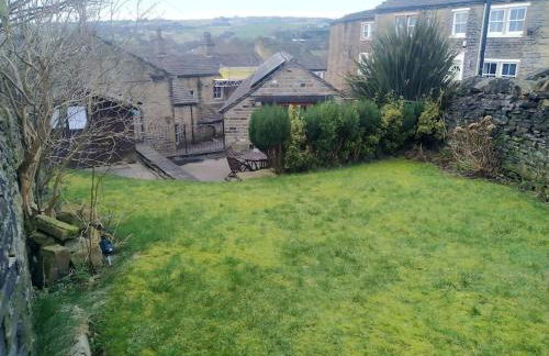 Bronte Stables - Cozy period house with parking and walled garden - Foto 17