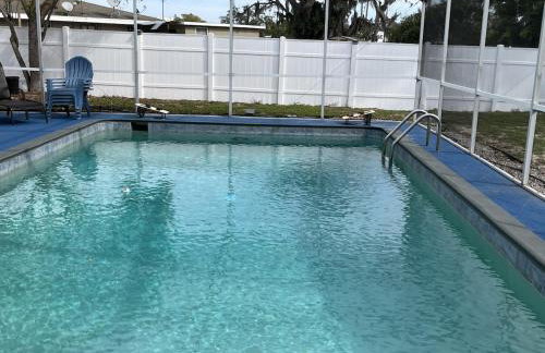 Vacation House with Heated Pool in Bradenton! - Foto 6