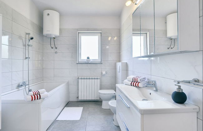 Apartment With Modern Decor and Spacious Garden, 3 km From the Beach - Foto 22