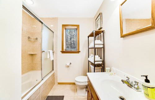 Antler Lake House - Photo 12