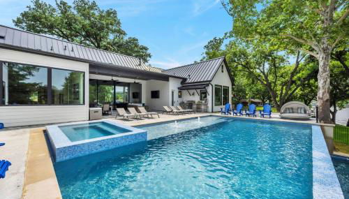 Palm Paradise on Lake LBJ with Concierge Services - Foto 3