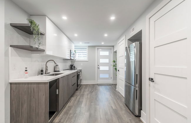 GLOBALSTAY Modern Basement In DT Toronto - Photo 15