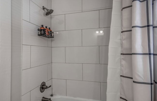 The Rolling Stone Near Downtown - Photo 28