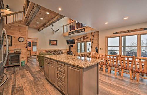 Rustic 3-Story Pittsburg Cabin with Lake and Mtn Views - Foto 10