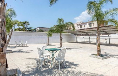 Amazing Apartment In Boscoreale - Photo 7