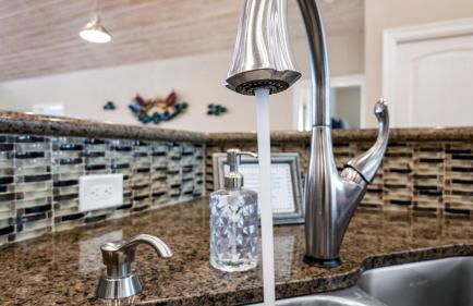 Beachfront Hideaway! Luxury Beachfront, SwimSpa, Game Room, Firepit by Bolivar Vacations - Foto 31