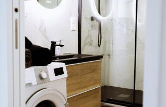 Superbe studio rénové proche Métro avec garage - Foto 10