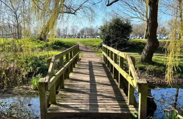 The Tower, 1 bed 1850's Tiny House - Foto 23