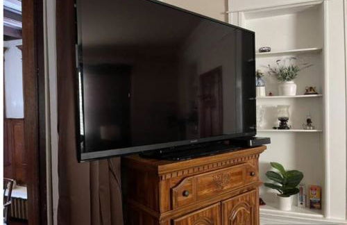 Charming Victorian Home in the Heart of White Plains - Foto 2