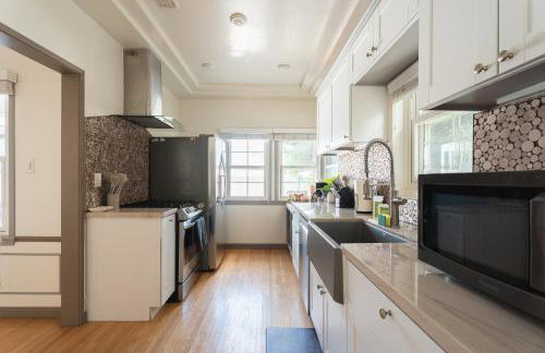 The SOFI Special - Modern Retreat, Dog Friendly - Photo 32