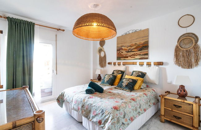 Modern Marbella Getaway - Photo 3