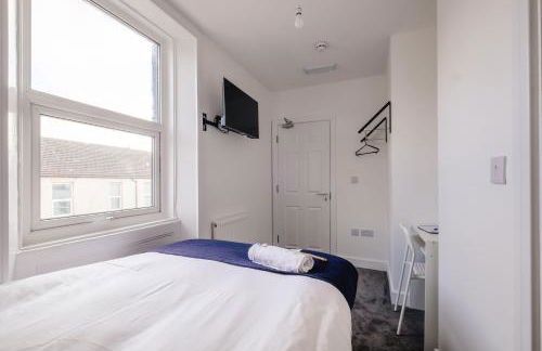 8 Bedroom, 8 En suite, 12 beds, Fast Wifi, Contractors, Parking - Foto 48