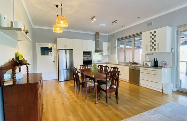 Barossa Getaway GabbyHouse with Vineyard - Foto 8