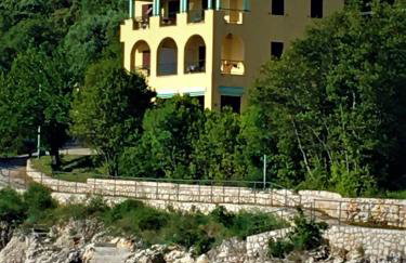 VILLAMAR beachfront apartments with FREE private parking - Foto 5