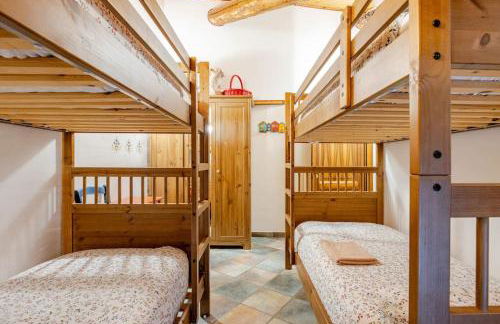 8 Posti letto con Wifi Free, Netflix vicino al Lago di tenno - Foto 9