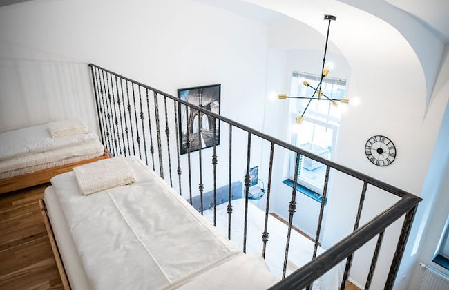 Rhino Studios - Photo 14