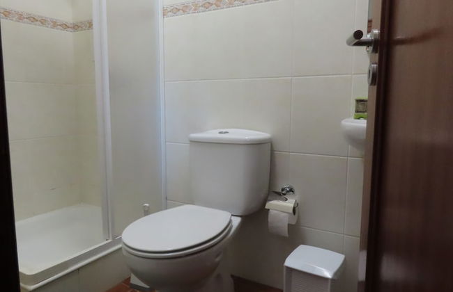 Lovely 3-bed House in Queimada Ideal for Families - Foto 26