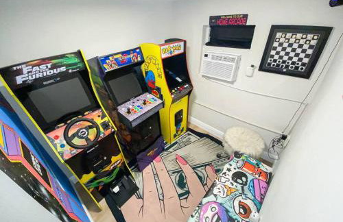 Unique Miami Art Escape w/ HotTub, Arcade & Murals - Foto 12