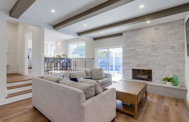 Gorgeous Upgraded 5 Bedroom & 3 Bath Home with pool - Foto 77