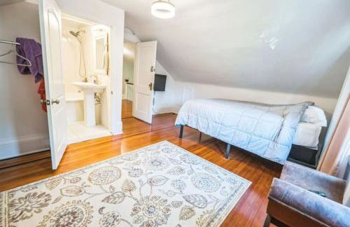 Massive 6 bedroom home with a Pool - Foto 27