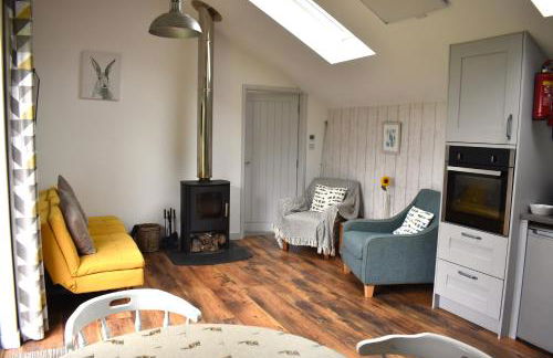 Bream Barn - sea view, woodburner, easy walk to the beach, parking, full kitchen - Foto 5
