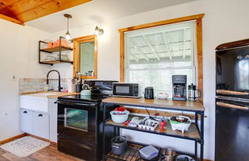 Faith Cabin in Cosby Fire Pit and Covered Deck - Foto 11