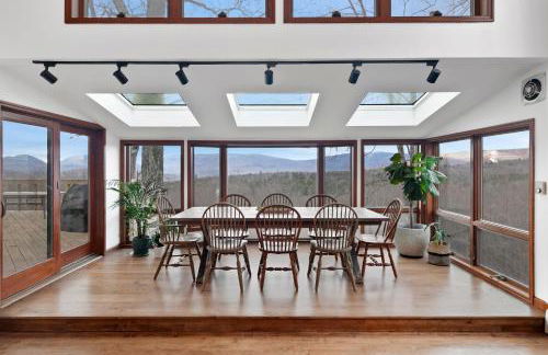 5 Star Gorgeous Cliffside Chalet with Panoramic Views - Foto 7