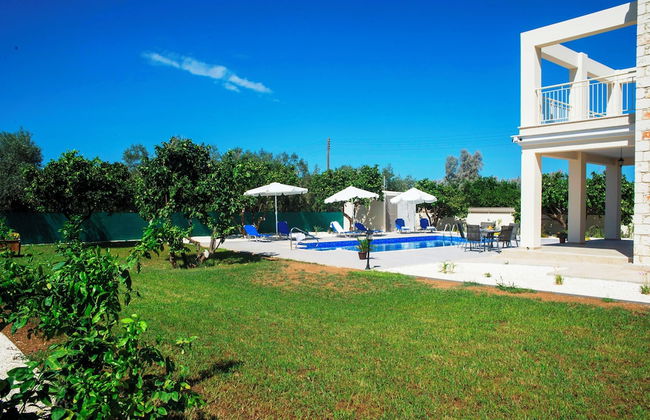 Stunning new Beach Front Villa,1st Line to the Beach, Large Pool, Wonderful Area - Foto 58