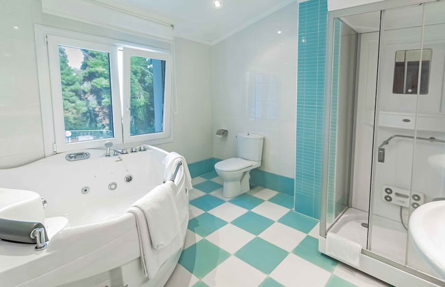 A Private Haven: Hera with Secluded Pool and Garden - Foto 15