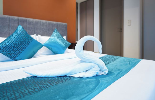 Moonway Luxury Suites At Eaton Residence - Photo 50