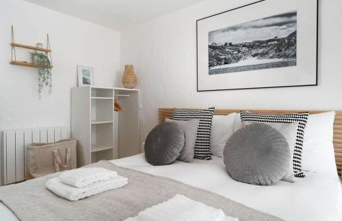 Naut Retreat, The Big Barn - Spacious & cosy cottage, walk to Porthcurno beach, Pedn Vouder & Minack Theatre - Photo 41