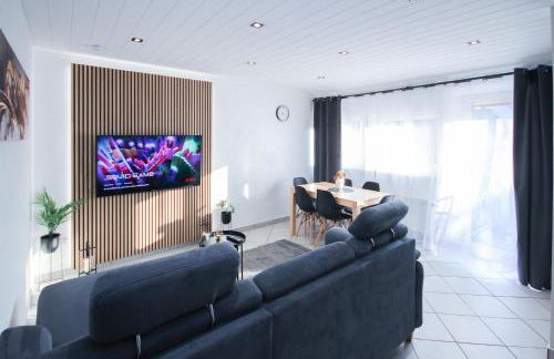 ALFA Stuttgart 3Zi-Maisonette 6 Personen Zuffenhausen nahe Porsche & Bosch l WIFI & SmartTV I 3BR 4 Beds I Kitchen I Bathroom & WC - Foto 1