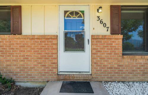 Alder Nest Cozy Retreat w Fire Pit & Workspace - Foto 7