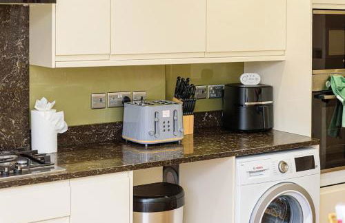 4 Bed 2 Bath, station, parking, long stays - Foto 5