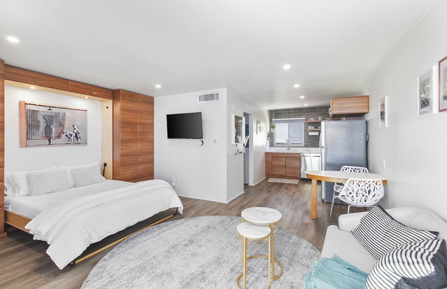 Modern Designer Studio with Pool - Foto 19