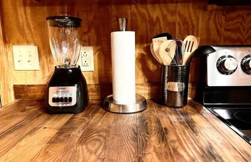 One of a Kind Rustic Log Cabin near Bryce Resort - Large Game Room - Fire Pit - Large Deck - BBQ - Foto 13