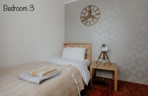 Cannock Chase Guest House - Modern Super Spacious Renovated home for 6 guests - Foto 7