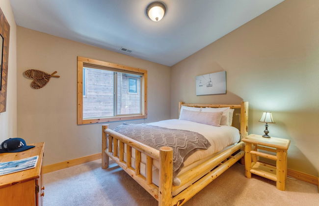 Washoe Chalet by Avantstay Game Room, Hot Tub, Putting Green & Fire Pit - Foto 26