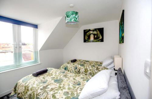 Marketplace Glastonbury - Photo 43