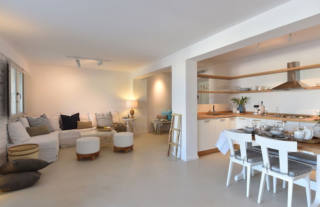 Ambassador Luxury Villas - Photo 33