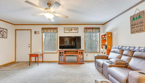 Less Than 1 Mi to Beach Peaceful Brant Lake Home! - Foto 5