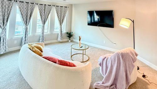 Luxury 5 Bedroom 4 bath open kitchen living room - Foto 2